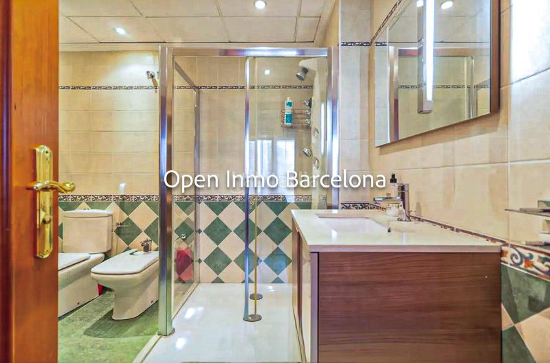 Foto 0f746a07-43cf-4f68-9b44-b705019ce77e. Casa amb calefacció aparcament piscina a Lluminetes Castelldefels
