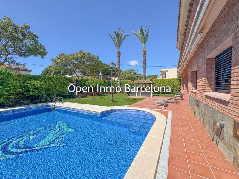 Foto 107abab4-8e31-4080-adc0-262b53456012. Casa amb calefacció aparcament piscina a Lluminetes Castelldefels