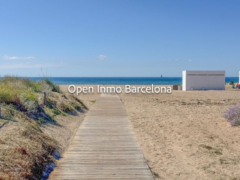 Foto 148eee91-e794-4367-9a03-116bfd04ff39. Casa amb calefacció aparcament piscina a Lluminetes Castelldefels
