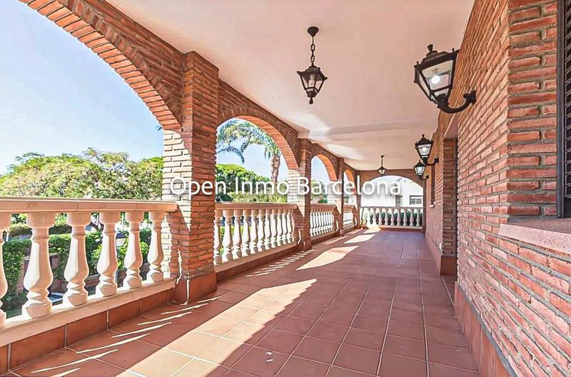 Foto 2584d22c-b0ff-4288-aebd-c8058b78ef69. Casa amb calefacció aparcament piscina a Lluminetes Castelldefels