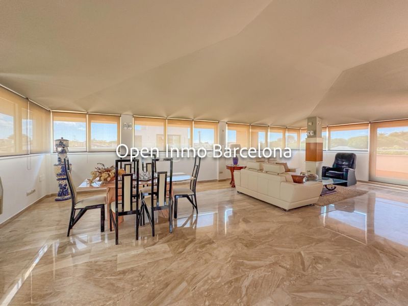 Foto 2dd6050b-5c43-4e98-b374-359be1c85857. Casa amb calefacció aparcament piscina a Lluminetes Castelldefels