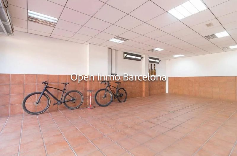 Foto 59556bbe-aab8-404f-a932-8b2361637c06. Casa amb calefacció aparcament piscina a Lluminetes Castelldefels