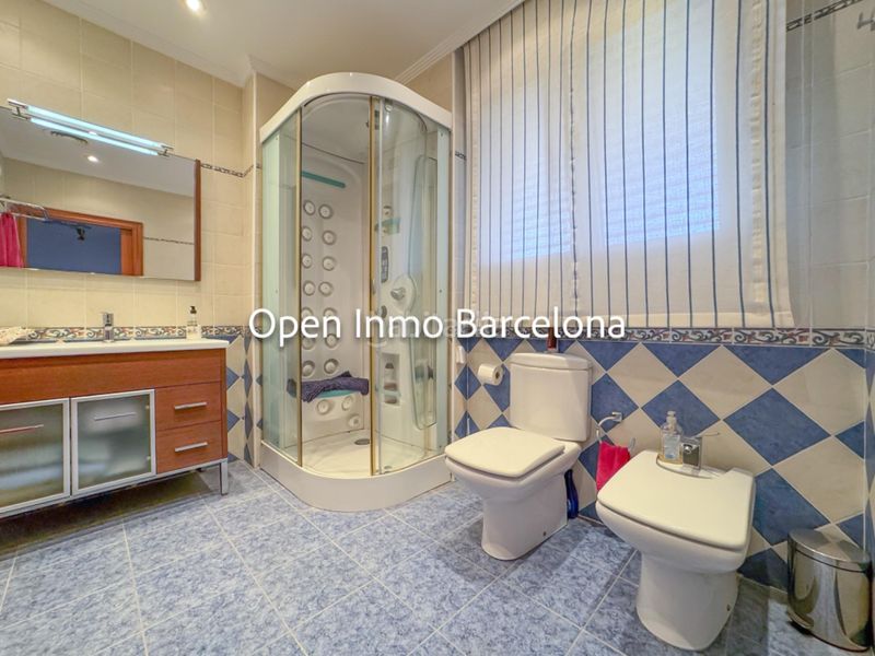 Foto 68ef738c-8be6-4b68-a115-130639144263. Casa amb calefacció aparcament piscina a Lluminetes Castelldefels