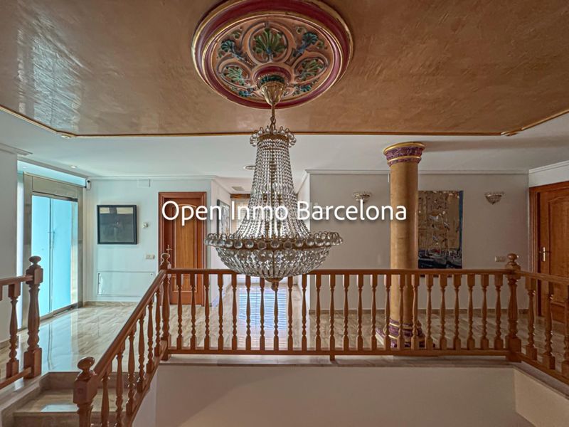 Foto 8e778bfb-b5ee-4d1f-9e63-fd9c19ab7a40. Casa amb calefacció aparcament piscina a Lluminetes Castelldefels