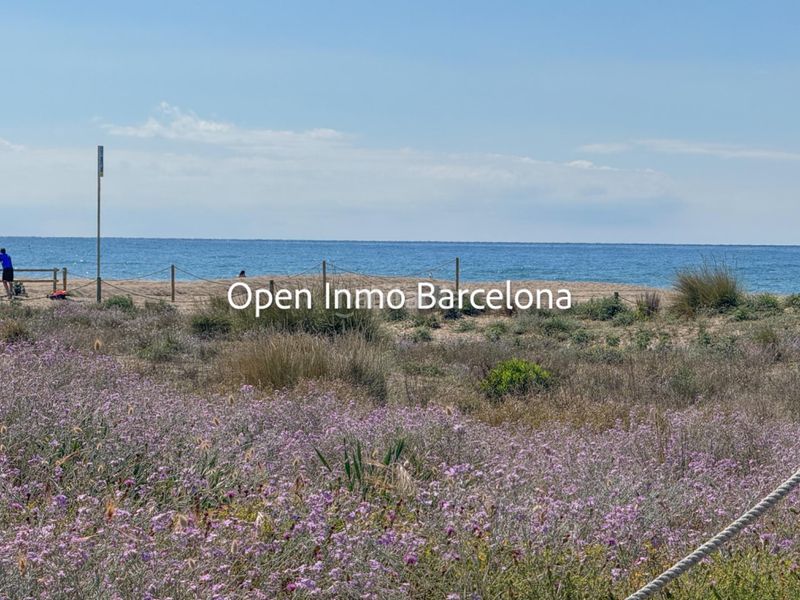 Foto ab7d5fa5-45c2-40d8-81bb-a06d176f1d28. Casa amb calefacció aparcament piscina a Lluminetes Castelldefels