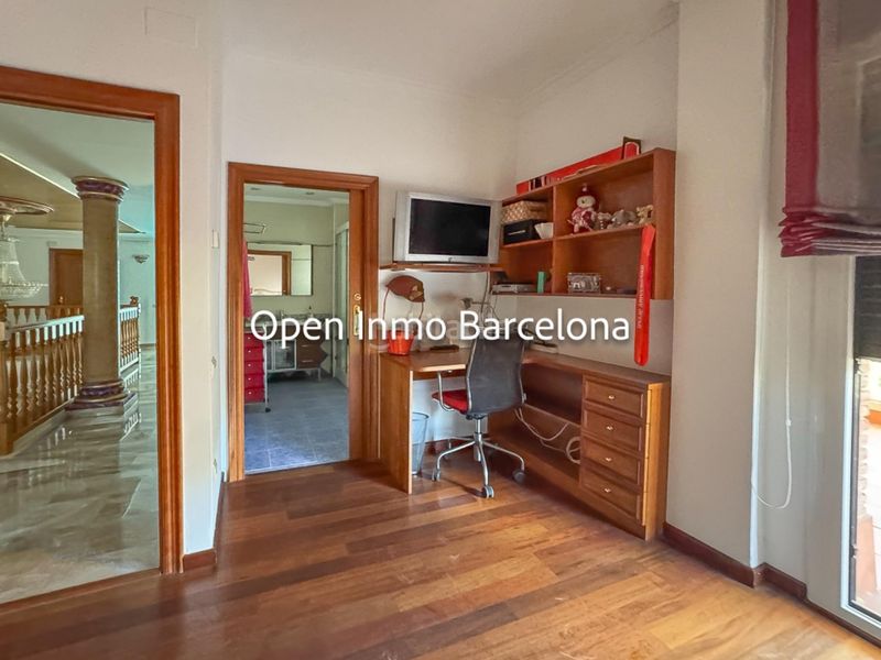 Foto bfd1d4ff-9891-48b9-bc6d-c1477e36d2a9. Casa amb calefacció aparcament piscina a Lluminetes Castelldefels