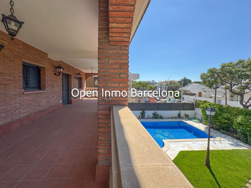 Foto d6e21228-cb84-471b-82b7-60a0c7ce6ec2. Casa amb calefacció aparcament piscina a Lluminetes Castelldefels