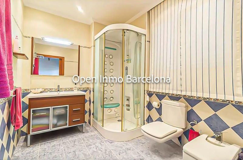 Foto df0aac27-a2b4-42d7-bf67-fc0b14daf44d. Casa amb calefacció aparcament piscina a Lluminetes Castelldefels