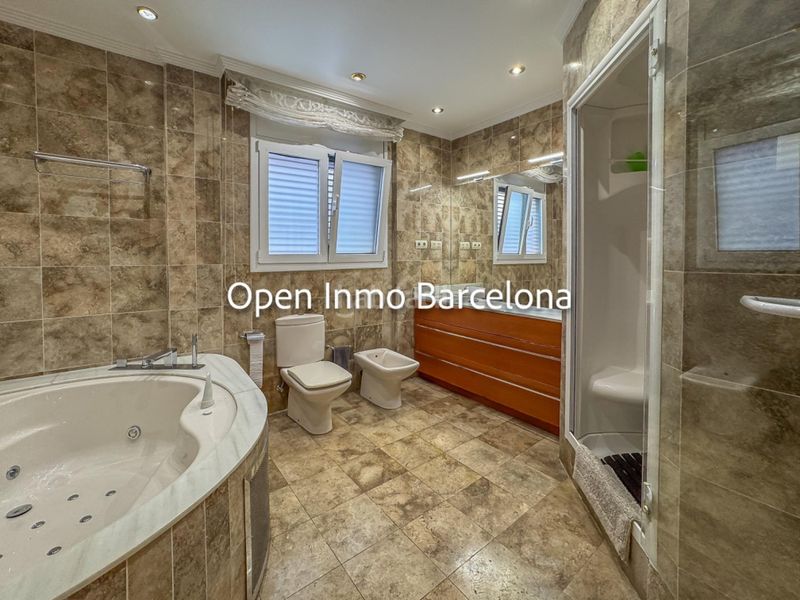 Foto e58298ca-ac91-4bb1-99e4-b755170ace6a. Casa amb calefacció aparcament piscina a Lluminetes Castelldefels