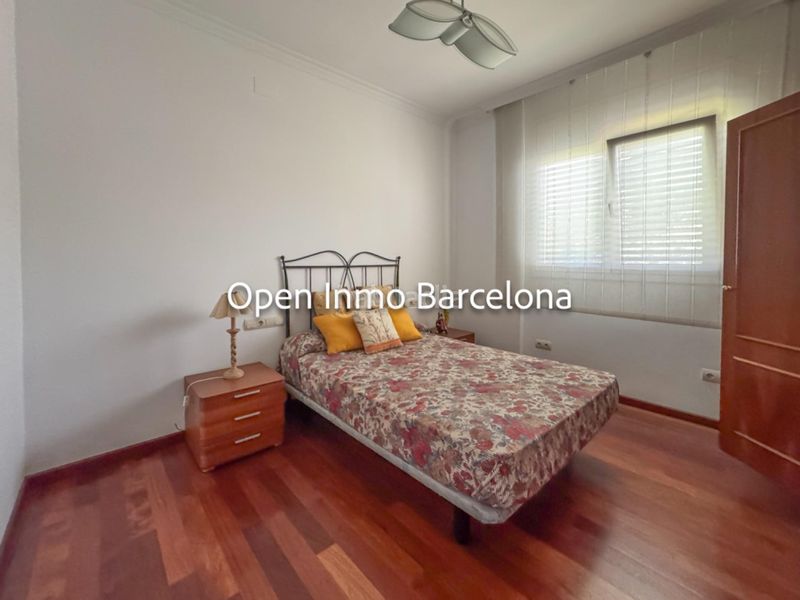 Foto f463941d-f83b-4653-84a8-cec8af878920. Casa amb calefacció aparcament piscina a Lluminetes Castelldefels