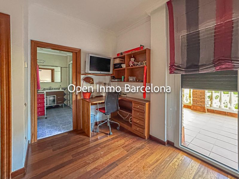 Foto f891816d-d3da-4b95-b8c8-3f9393828687. Casa amb calefacció aparcament piscina a Lluminetes Castelldefels