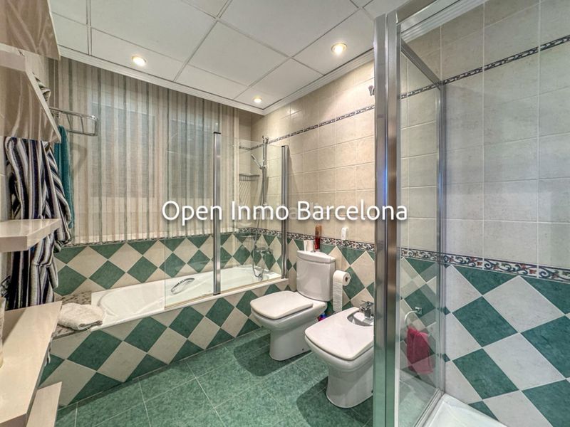Foto f9276752-1844-4fa5-9eb8-32384b456b73. Casa amb calefacció aparcament piscina a Lluminetes Castelldefels