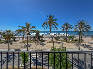 Pis a Can Girona - Terramar - Vinyet. Piso en primera linea de mar en el paseo maritimo de sitges