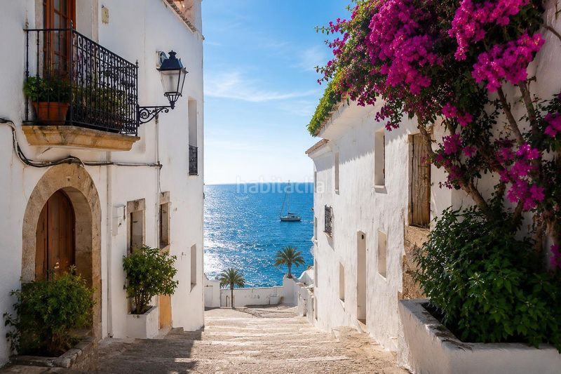 Foto eae76e6f-9c38-40ef-bd8d-cf531abbc27e. Pis a Centre Sitges