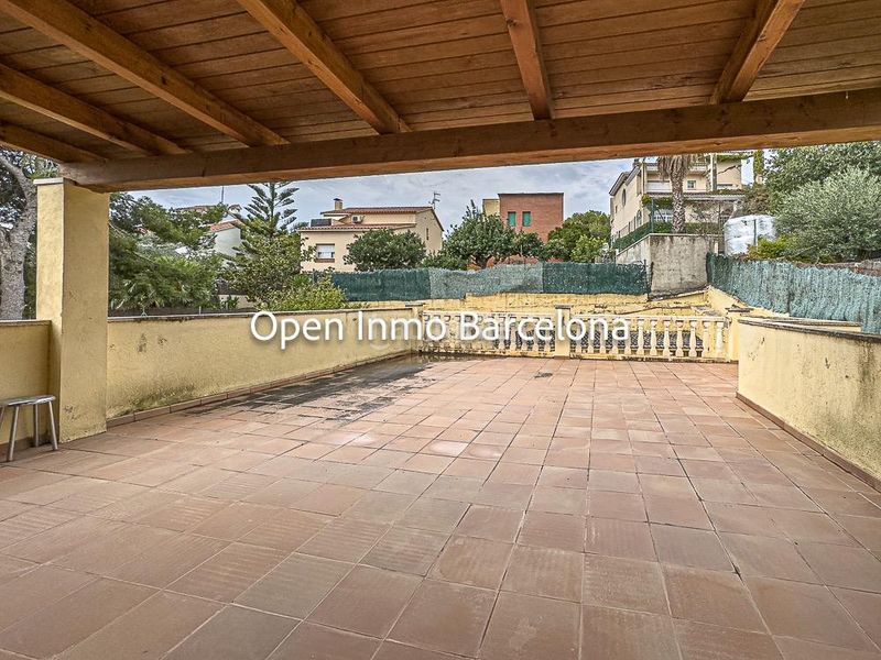 Foto 06b3df07-750a-4340-a6a1-1b7700ebb3b9. Casa amb calefacció aparcament a Levantina - Montgavina - Quintmar Sitges