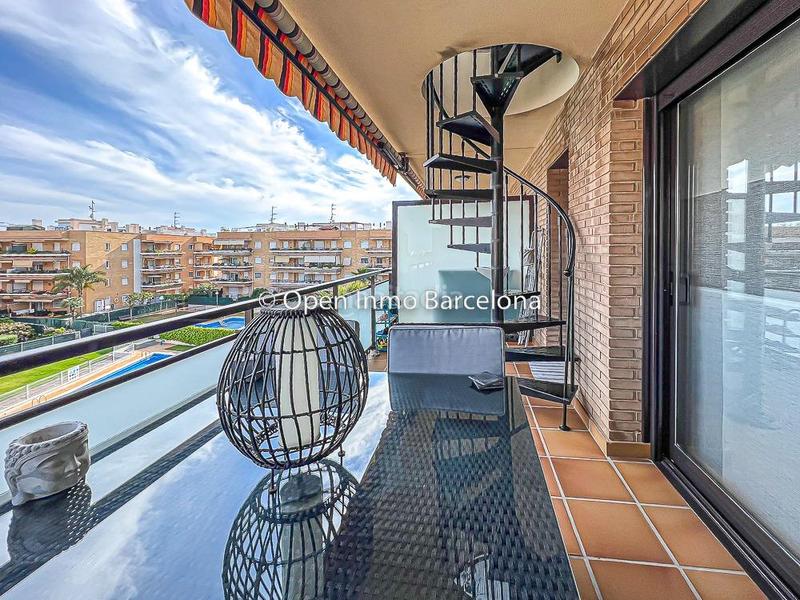 Foto 37243670-52a7-4738-bfe4-dfd8023f6a71. Duplex con riscaldamento parcheggio piscina in prat de Cunit Cunit