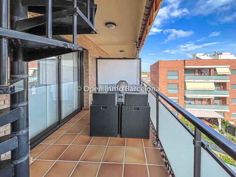 Foto 43cba50d-536b-41f3-aced-f7022af35f5d. Duplex con riscaldamento parcheggio piscina in prat de Cunit Cunit