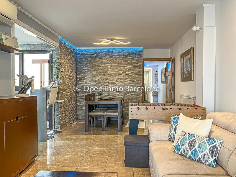 Foto 9d69ed33-4ef5-419f-b330-62313970951f. Duplex con riscaldamento parcheggio piscina in prat de Cunit Cunit
