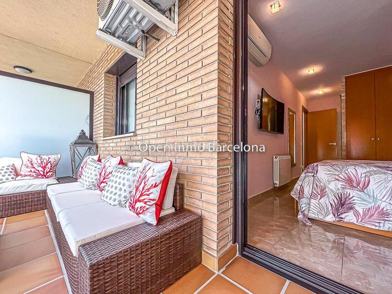 Foto b8561982-d6ff-4694-a21d-249567451316. Duplex con riscaldamento parcheggio piscina in prat de Cunit Cunit