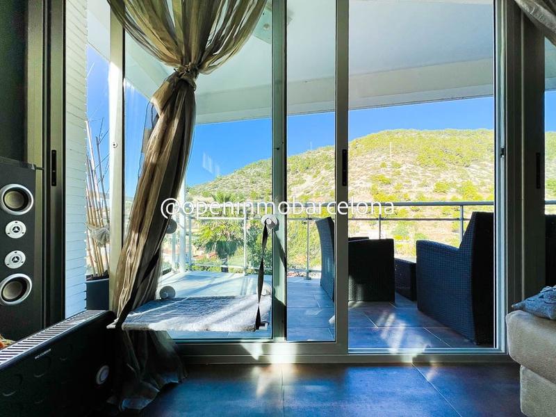 Foto 36d1512c-9685-4687-8d1e-34bc2e5b286e. Chalet precioso chalet con vistas despejadas en zona montgavina en Sitges