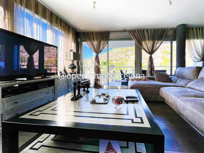 Foto 915b6b06-dc73-4c2f-b102-5dd67f21d786. Chalet precioso chalet con vistas despejadas en zona montgavina en Sitges