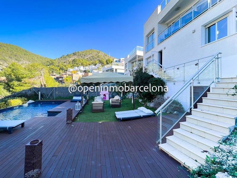 Foto dd7eb56e-7892-441f-be58-7e27c226d4be. Chalet precioso chalet con vistas despejadas en zona montgavina en Sitges