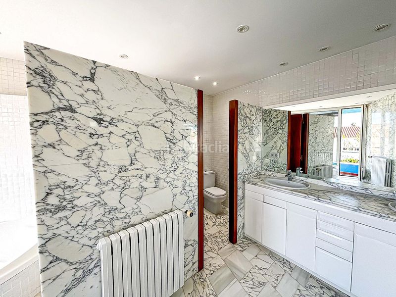 Foto 053bfa51-5f20-40eb-8dce-57e6d1138b0c. Casa amb aparcament a Centre Sant Pere de Ribes