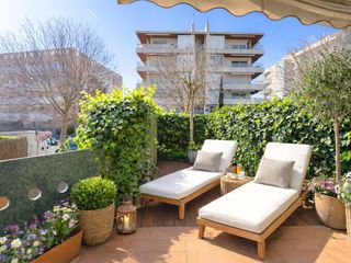 Rez-de-chaussée à Els Molins - Pins Vens. Preciosa planta baja en sitges