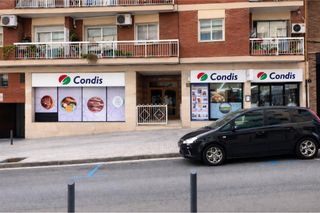 Gesch�ftsraum in Centre. Local comercial en venta con inquilino en el centro de cornell�