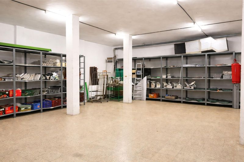 Foto 1832d719-e5e3-4102-8d0d-2359b8122c9e. Local comercial a Centre Cornellà de Llobregat
