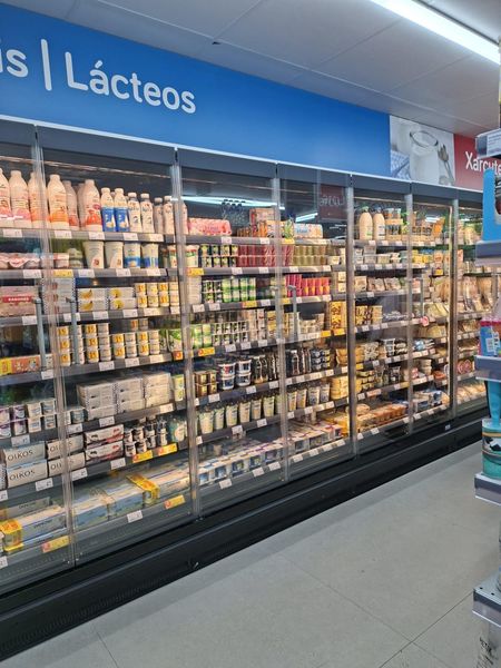 Foto c7c96455-2ad8-4c0d-bc98-8ab2f8a51ed7. Local comercial a Centre Cornellà de Llobregat