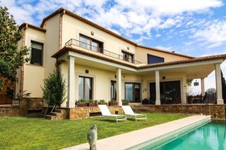 Chalet in Olivella. Impresionante chalet en venta en olivella, cerca de sitges