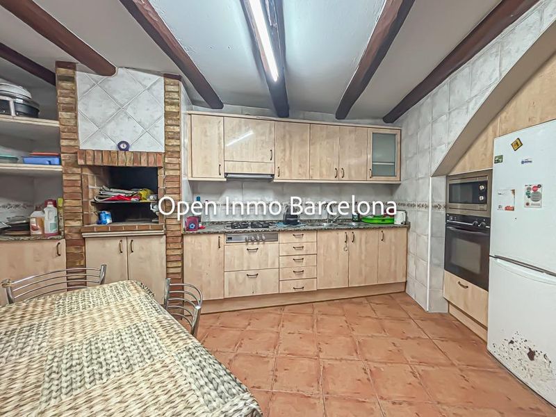 Foto ea5700ac-0ae1-4970-bef6-6cd5035eddbc. Casa amb aparcament a el castell de Cubelles Cubelles