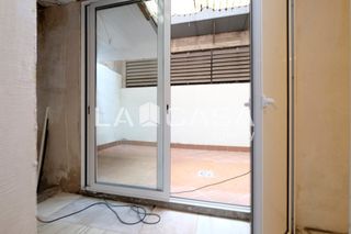 Local Comercial  Carrer de la jota. Local de 70 metros, ideal para hacerlo vivienda