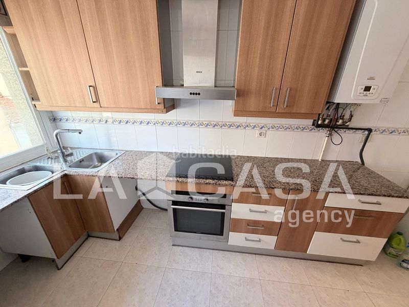 Foto c4aeea97-1532-4392-923e-f046d33ca04e. Àtic amb calefacció aparcament a Can Rull Sabadell