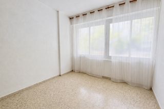 Piso  Avinguda de madrid. Les corts piso amplio exterior de 4 habitaciones