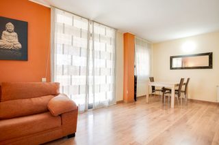 Pis a Sant Joan Baptista. Luz, balcón y parking en finca moderna piso exterior listo para