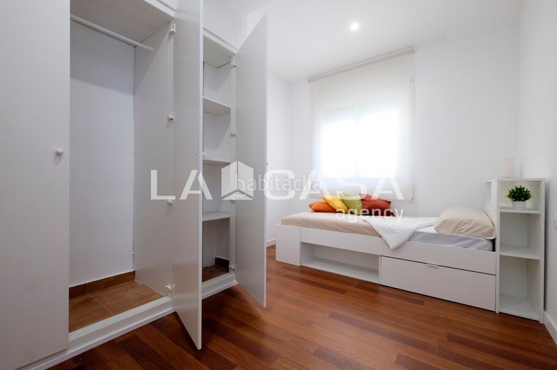 Foto 9daa46cd-2dd6-42c0-9e7e-0fc0a243bb26. Dúplex amb calefacció a La Teixonera Barcelona