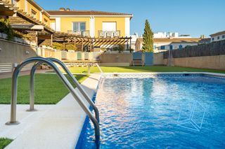 Semi detached house  Carrer prat de la riba