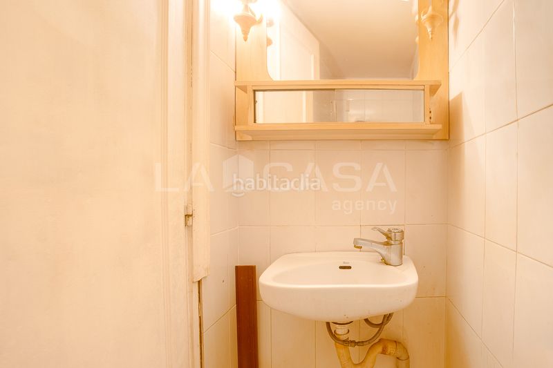 Foto 43af9d14-6acd-4bc6-81a4-7c239dbc427f. Àtic a Sants Barcelona