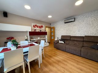 Pis  Carrer del general álvarez de castro. Luminosa vivienda en venta en el corazón de sant pere  santa cat