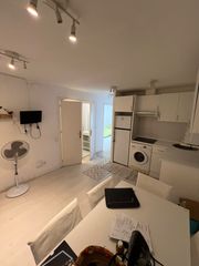 Pis  Carrer de vaquer. Amplio piso de 133 m2 con terraza privada junto al mercat de col