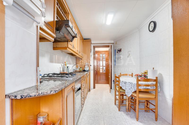 Foto a85822f2-a633-4081-9da1-cee642bcb639. Piso gran oportunidad en la verneda i la pau! piso luminoso y excelente ubicación! en Barcelona