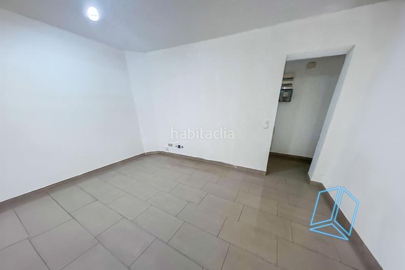 Foto 0f6b59bd-8173-414b-bbca-cfe3296e1a64. Planta baixa a Centre Cornellà de Llobregat