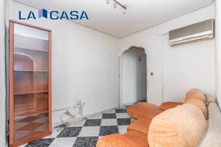 Pis a Chopera. Vivienda con gran potencial de reforma en calle aldea del fresno