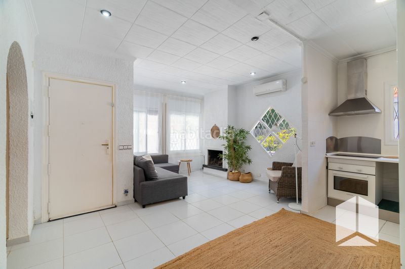 Foto 5e6b167c-35a5-4708-a9d5-c40b28167a3e. Casa amb aparcament a Lluminetes Castelldefels