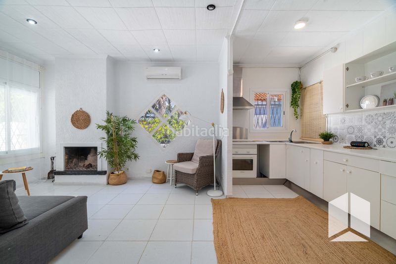 Foto d236ee89-e75b-4b87-a868-9e2cf4ce2fa8. Casa amb aparcament a Lluminetes Castelldefels