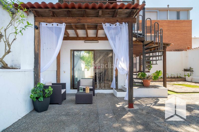 Foto db2a98a8-466e-4dfa-9d23-32f1cf2ab8fc. Casa amb aparcament a Lluminetes Castelldefels