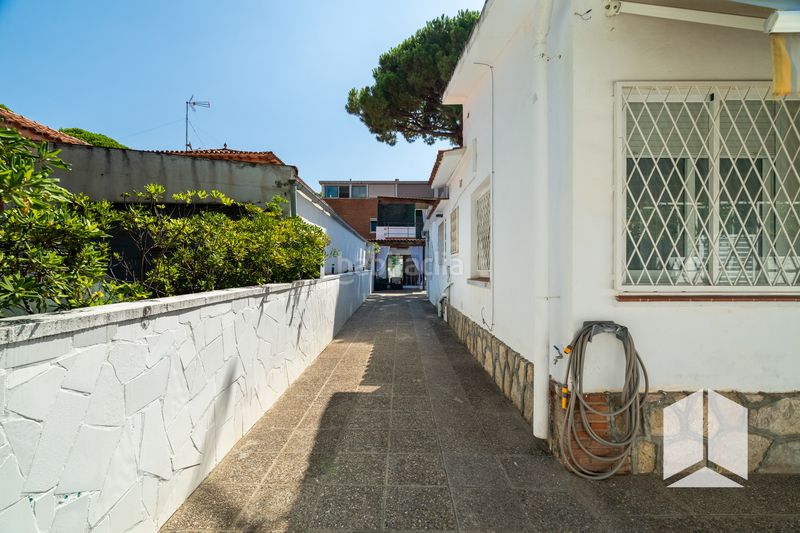 Foto dc704275-3467-4dbe-b499-3beb38cb45e1. Casa amb aparcament a Lluminetes Castelldefels