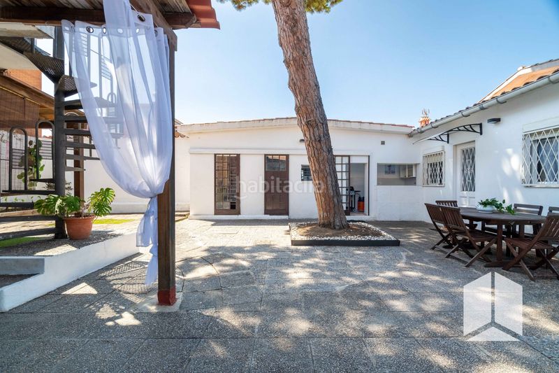Foto f7428d8d-85a5-4287-ba4a-987e83aa14d5. Casa amb aparcament a Lluminetes Castelldefels